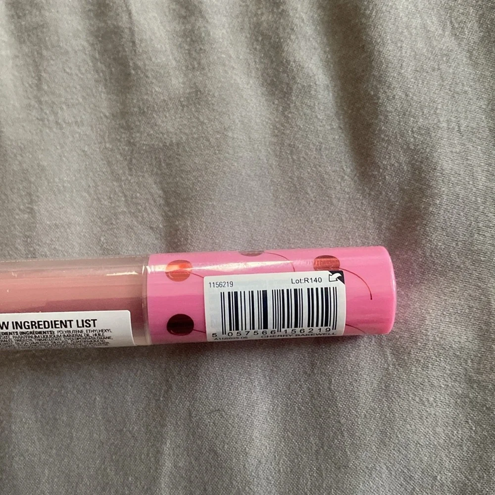 I Heart Revolution Vinyl Cherry Liquid Lipstick (Cherry Bakewell)